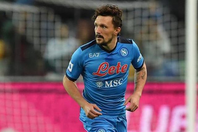 Nápoles – Eintracht Frankfurt: dois portugueses titulares