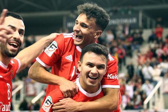 Benfica goleia Portimonense