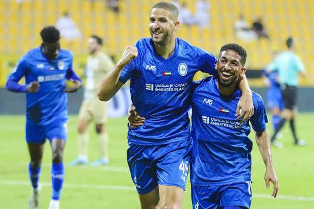 Matou no peito e meteu-se na bicicleta: Que grande golo de Taarabt (antes de borrar a pintura)! - vídeo