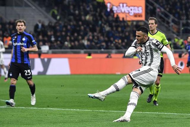 'Bianconeri' vencem o 'dérbi de Itália'