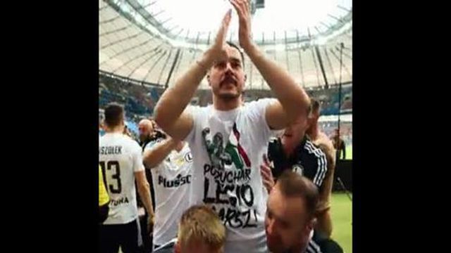 Ex-Benfica emocionou-se com carinho dos adeptos após expulsão