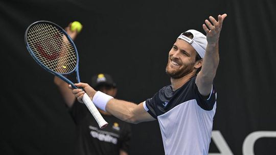 João Sousa afastado por promessa francesa em Aix-en-Provence