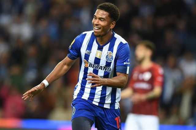 Os onzes de Famalicão e FC Porto