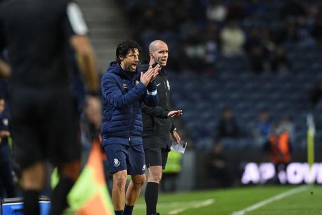 Talismã Vítor Bruno em ação pela 12.ª vez