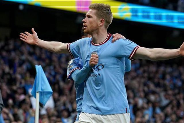 De Bruyne regressa aos treinos
