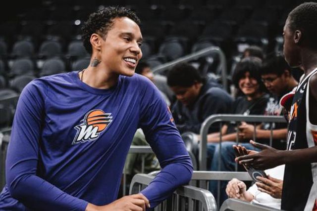 Dois anos depois, jogadora que esteve presa na Rússia voltou a jogar