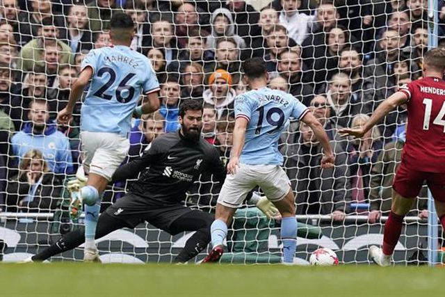 Manchester City vira o resultado e já vence o Liverpool (vídeos)
