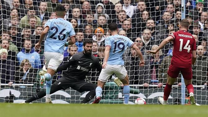 Manchester City vira o resultado e já vence o Liverpool (vídeos)