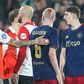 Feyenoord–Ajax marcado por grave incidente: jogador atingido e a sangrar (vídeos)