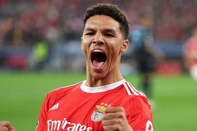 Barcelona vai continuar atento a Bah