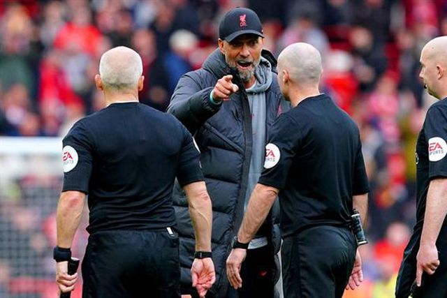 Klopp pede desculpa pelo comportamento perante o árbitro: «Ganhámos 4-3 e eu fui a manchete»