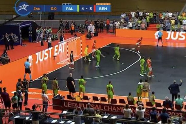 Incrível: Benfica fez o 4-4 a meio segundo do fim... mas não contou (vídeo)