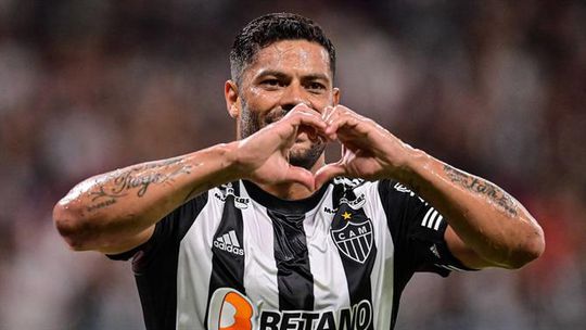 Golaço de Hulk na vitória do Atlético Mineiro (veja os golos)