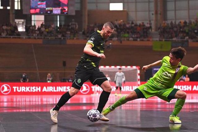 Ex-treinador do Benfica e o golo anulado ao Sporting na final da Champions: «Um roubo»