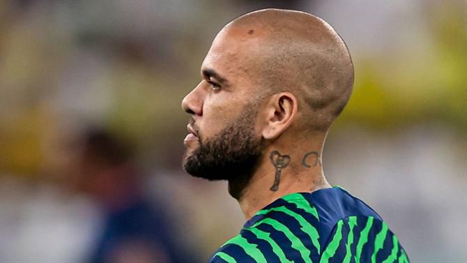 Amigo sai em defesa de Dani Alves: «Ela aproximou-se dele a dançar e a roçar-se»