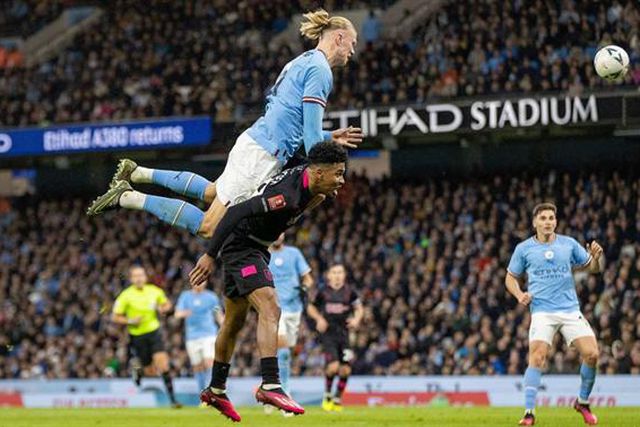 «Haaland tem a definição de Kane, a potência de Rooney e a velocidade de Ronaldo Nazário