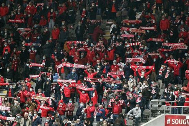 Adeptos do SC Braga atrasados para o jogo na Luz