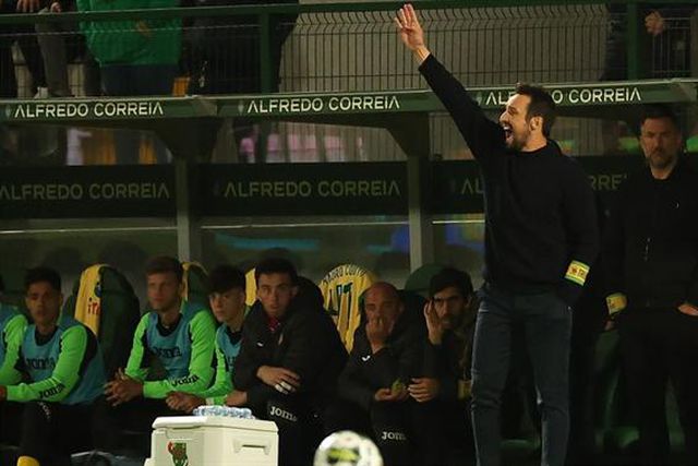 «No segundo amarelo, o Holsgrove não tocou no Pepê»