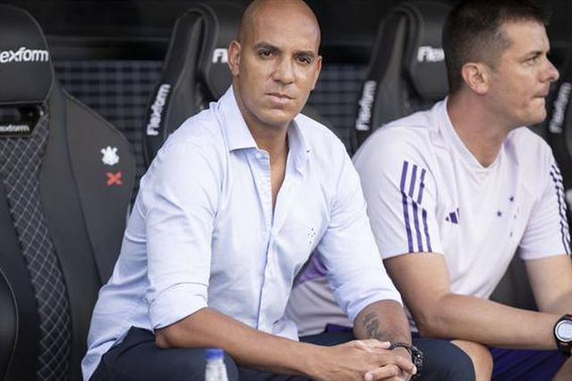 Pepa questiona arbitragem após derrota na estreia