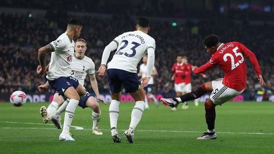 Uma parte para cada um só podia dar empate entre Tottenham e Man. United