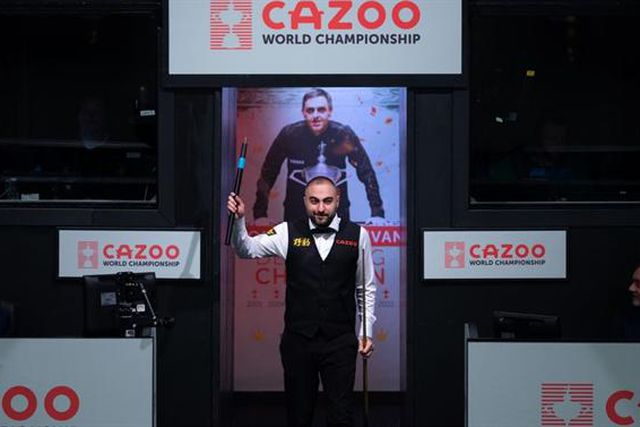 Mundial: 'Príncipe' Vafaei mostra estofo para 'rei' Ronnie em dia de inédita invasão