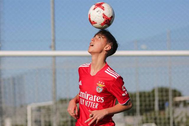 ‘Póquer’ de Tomás Soares na goleada das águias ao SC Braga