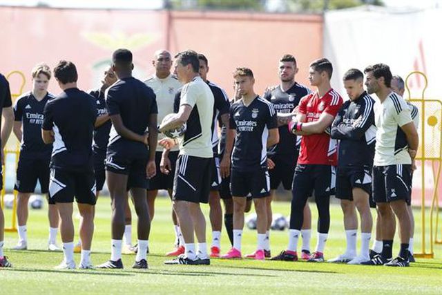 Grimaldo ausente do último treino antes do Inter (fotos)