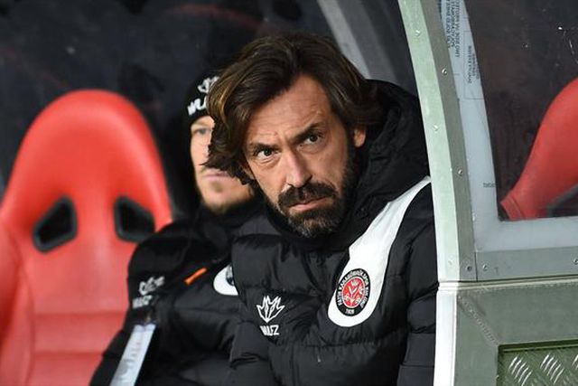 Pirlo deixa rasgados elogios ao Benfica: «É a surpresa da época»