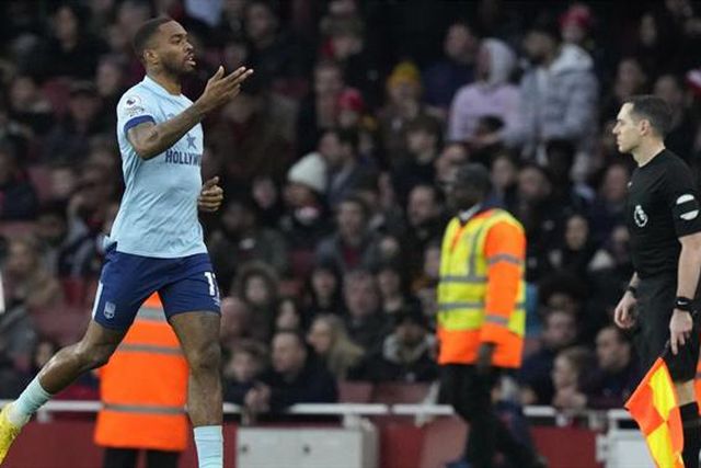 Southgate chama Ivan Toney (e Kyle Walker) apesar de questões judiciais