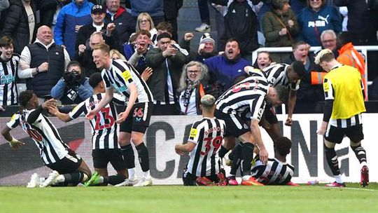 Manchester United perde em Newcastle e cai do pódio (veja os golos)