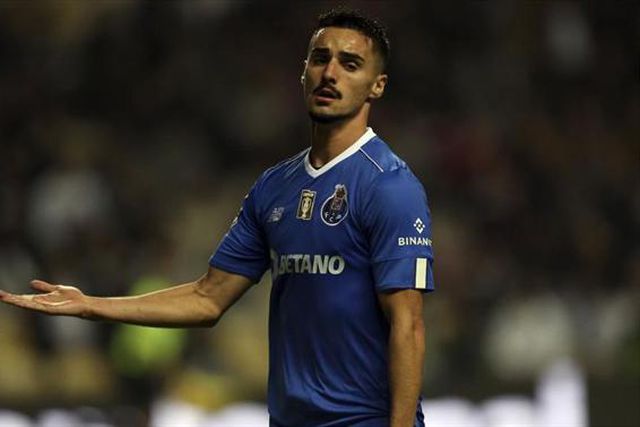 Aí está o onze dos dragões para a 'final' de Arouca