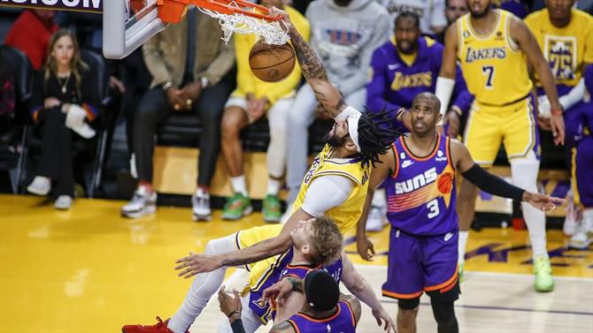 Lakers batem Suns e regressam à zona de ‘play-in’; Neemias Queta em grande