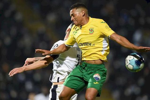 Três candidatos à lateral esquerda frente ao Sporting