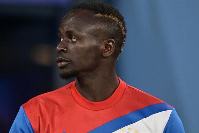 Anunciadas as primeiras sanções a Mané após soco a colega