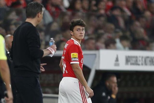 Grande surpresa no onze do Benfica e Aursnes em 'nova' posição