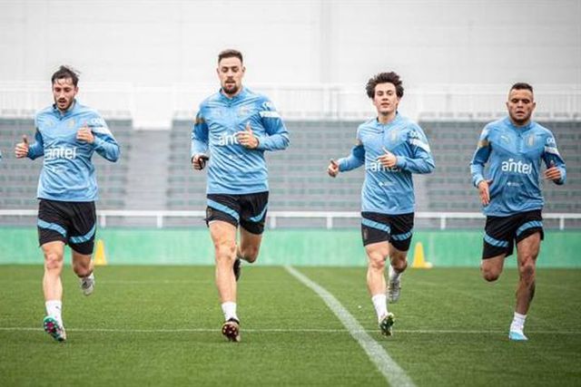 Darwin substituído por outro ex-Benfica