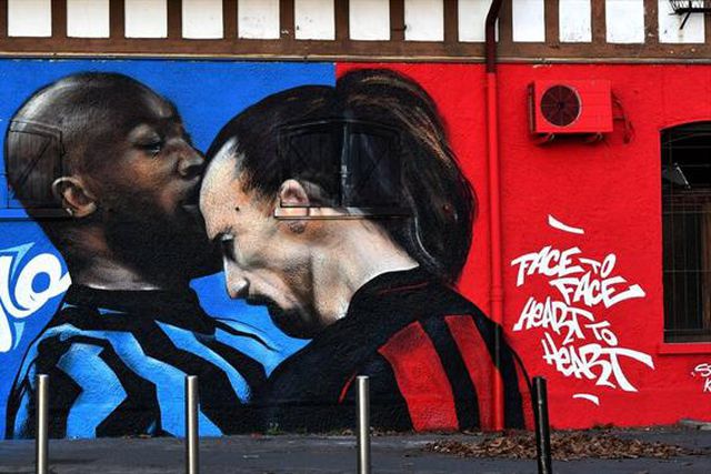 Expectativa em torno do duelo Lukaku contra Ibrahimovic