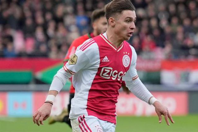 Conceição entra, mas Ajax tropeça de novo