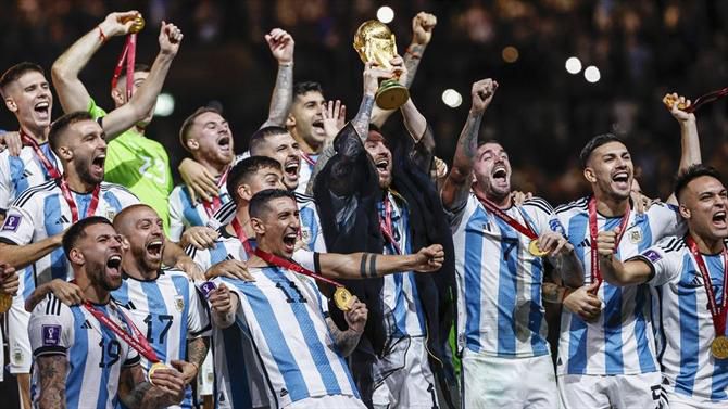 Lugano atira-se à arbitragem: «Ajudaram a Argentina a ser campeã do mundo»