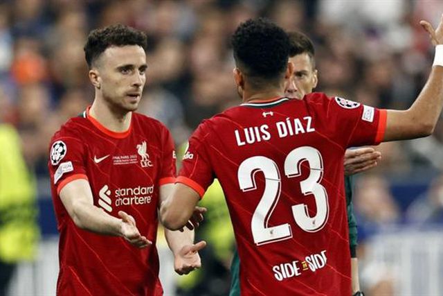 Leeds United-Liverpool: Klopp lança português de início e tem 'reforço' no banco