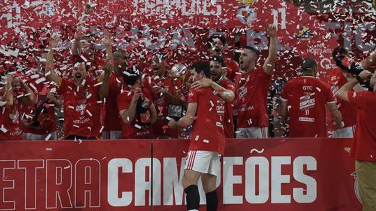 Benfica vence Fonte do Bastardo e sagra-se tetracampeão nacional!