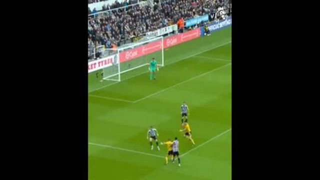 Portugueses com os melhores pés da Premier League em março