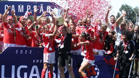 Benfica sagra-se tricampeão nacional (fotos)