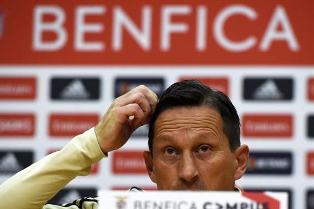 «Nunca li um livro sobre futebol»