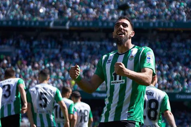 Bétis continua a apontar à Champions