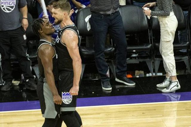Kings e Sixers elevam para 2-0 (vídeo)