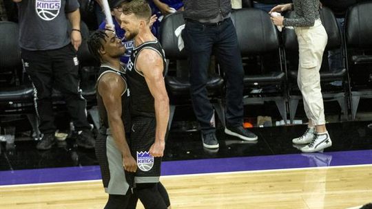 Kings e Sixers elevam para 2-0 (vídeo)