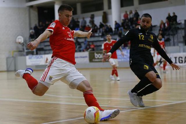 Esteve a ganhar 3-0: Benfica perde com Quinta dos Lombos e fica mais longe da liderança 