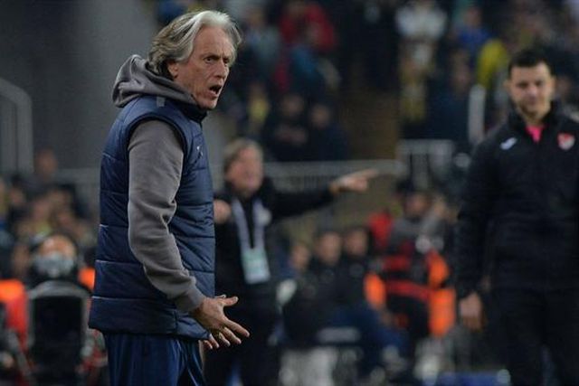 Jesus ‘parte a loiça’: «Na Turquia não há verdade desportiva!»