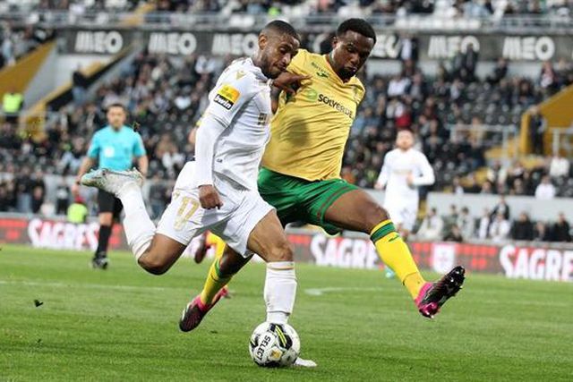 Maracás de fora no jogo contra o FC Porto